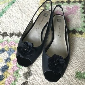 Black sling back dress shoe
